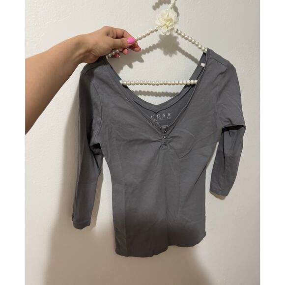 Guess size small grey long sleeve shirt v neck 3/4 sleeve 3 diamond rhinestones - Picture 5 of 10